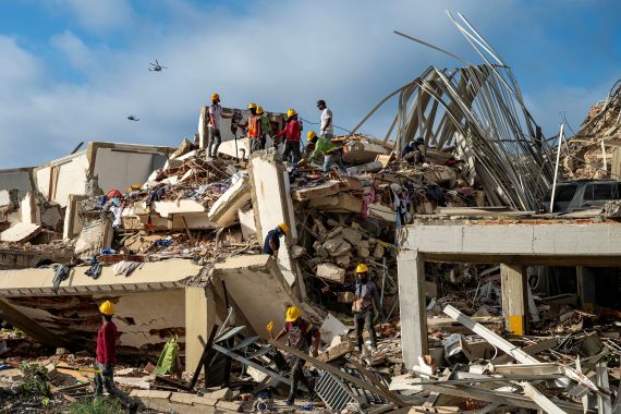 Race against time to rescue survivors after Venezuela earthquakes strike
