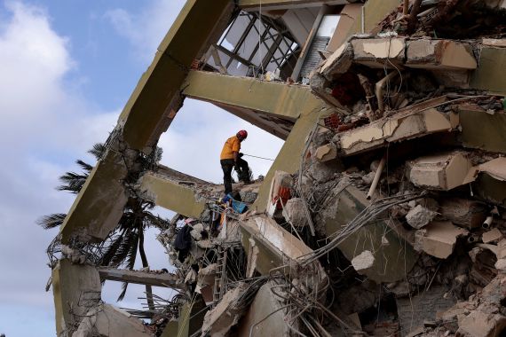 Over 1700 dead in Venezuela after devastating twin earthquakes