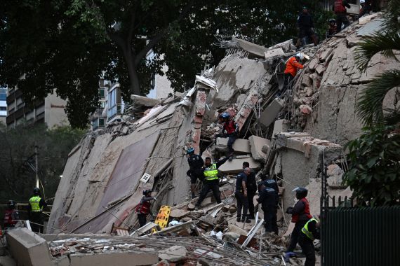 Venezuela grapples with deadly twin quakes, over 700 injured so far