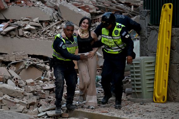 Venezuela grapples with deadly twin quakes, over 700 injured so far